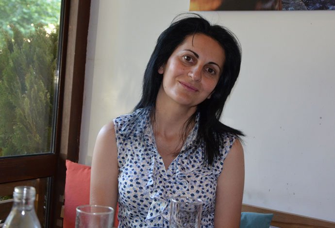 Շեմիս կանգնած բացակայությունդ