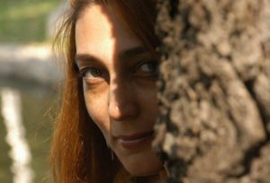 Երկու քայլ աջ, ձախ՝ հարված
