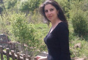 Լիլիթ Դամիրյան | Հողը տրորվում ու ապրում է` սպասելով տիրոջը