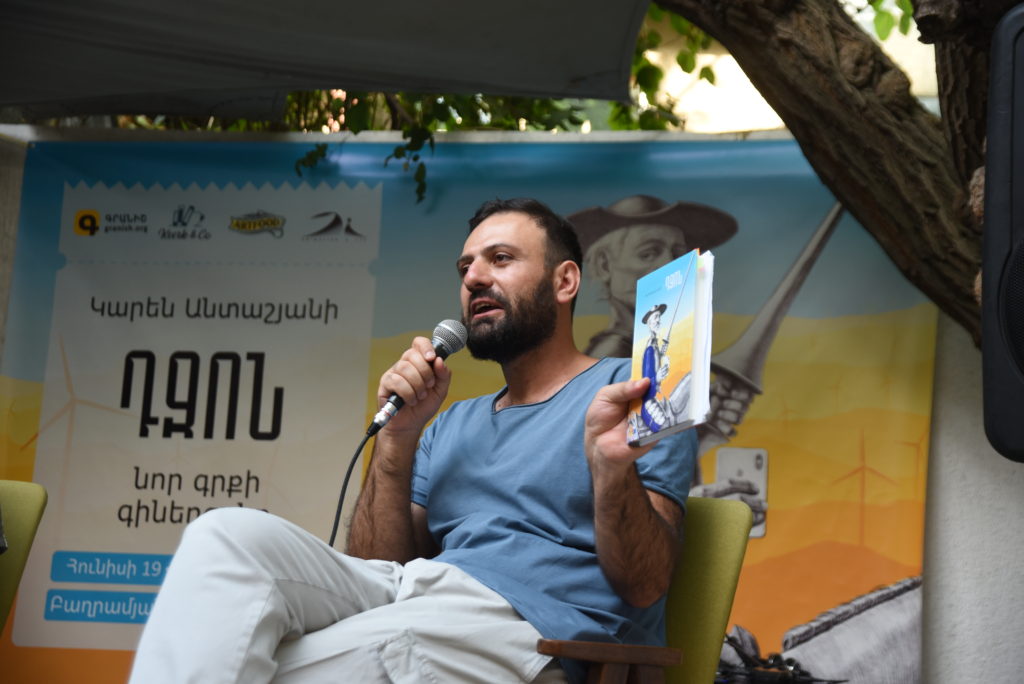 Karen Antashyan at the presentation of his poetry book Dzon