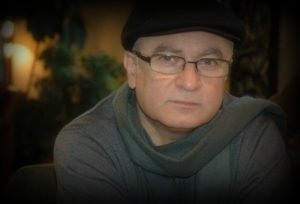 Մահբոդ Սերաջի | Կարճ թևքերով տղամարդը