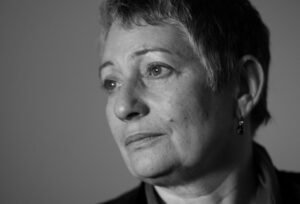 Կապերով մարդը