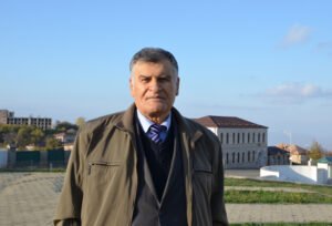 Հեռուն իմ հայրենիքն է