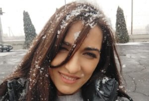 Իմ ու քո սիրո միջև չլվացված ամաններ կան