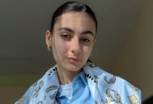 Սոնա Մալխասյան | Սառը քարի գրկում